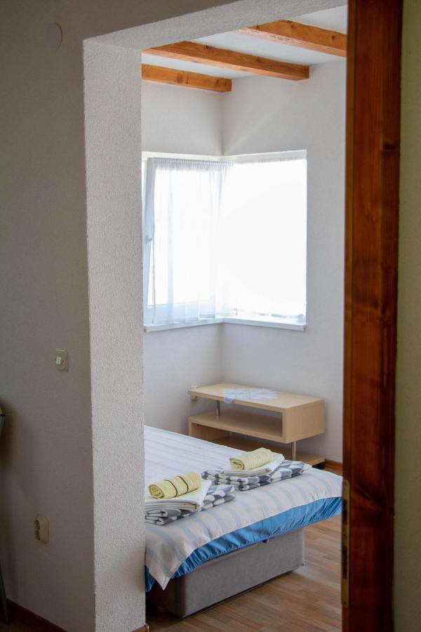 Big Mama'S Apartments コニツ エクステリア 写真